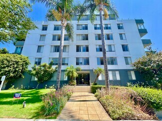 468 S Roxbury Dr, Beverly Hills, CA 90212