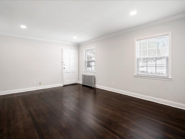 Hilltop Manor Apartments, Little Falls, NJ 07424 - photo 4