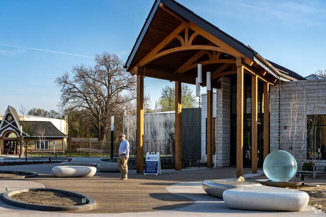 Elkhart residents enjoy living in close proximity to Wellfield Botanic Gardens' many pathways.