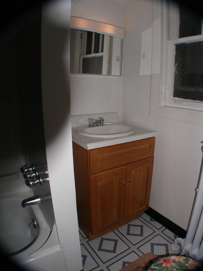 2201 Pittock St unit Appartment, Pittsburgh, PA 15217 - photo 6