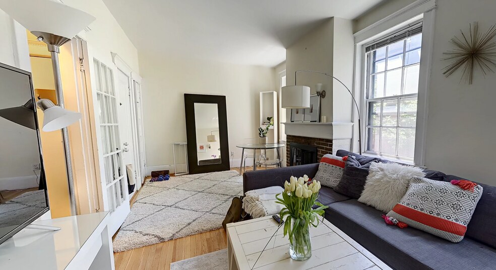 131 Myrtle St unit 3, Boston, MA 02114 - photo 1