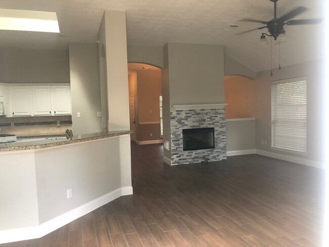 19306 Pinewood Bluff Ln, Humble, TX 77346 - photo 3