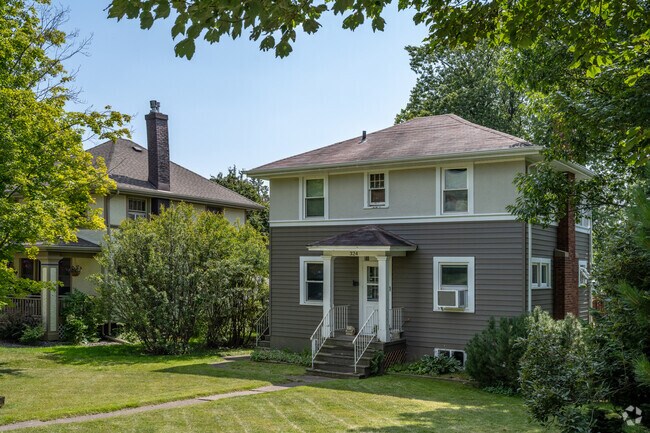 Morley Heights-Parkview has a number of foursquare style homes.