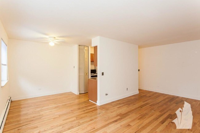 510 W Briar Place unit 501, Chicago, IL 60657 - photo 4