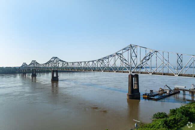 Access between Helena-West Helena and Mississippi is made possible by a majestic cantilever bridge that spans the Mississippi River.
