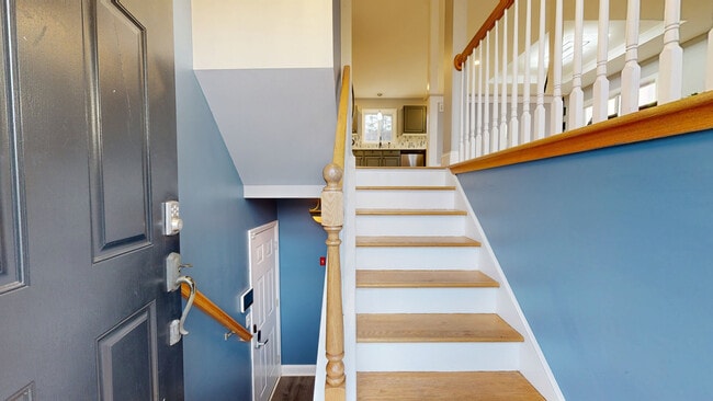 28 Margaret Cir, Naugatuck, CT 06770 - photo 3