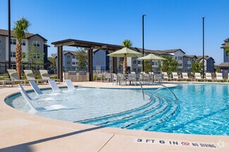 216 S Kowald Ln, New Braunfels, TX 78130