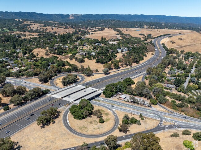 Barron Park offers easy access to Highway 280 for a scenic commute in Palo Alto.