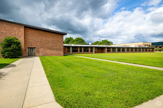 Susquehanna Valley High School's Saber logo is shared with the Kansas State Wildcats.