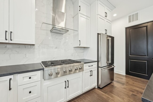 270 Dickenson St unit 402, Columbus, OH 43215 - photo 7