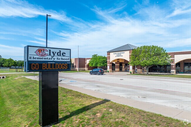 Clyde Elementary School