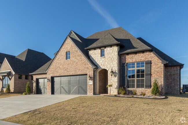Brand new construction homes are available in Haikey Creek neighborhood.