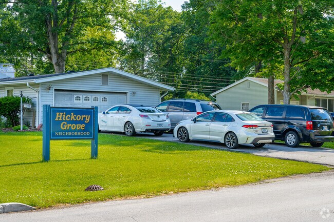 Welcome to Fort Wayne's Hickory Grove.