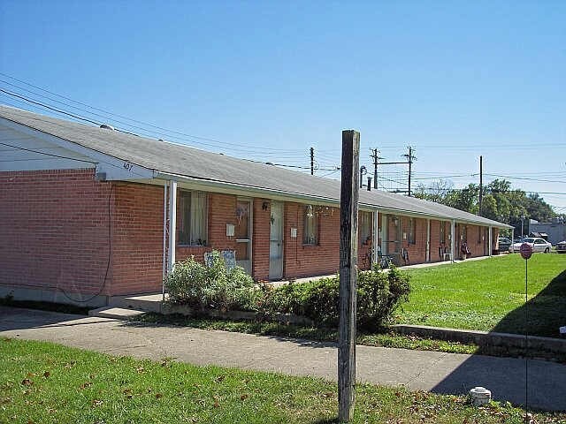 403 E Washington St, Shelbyville, IN 46176 - photo 2