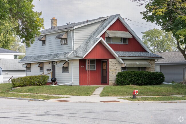 An array of architectural styles can be found in Silver Swan.