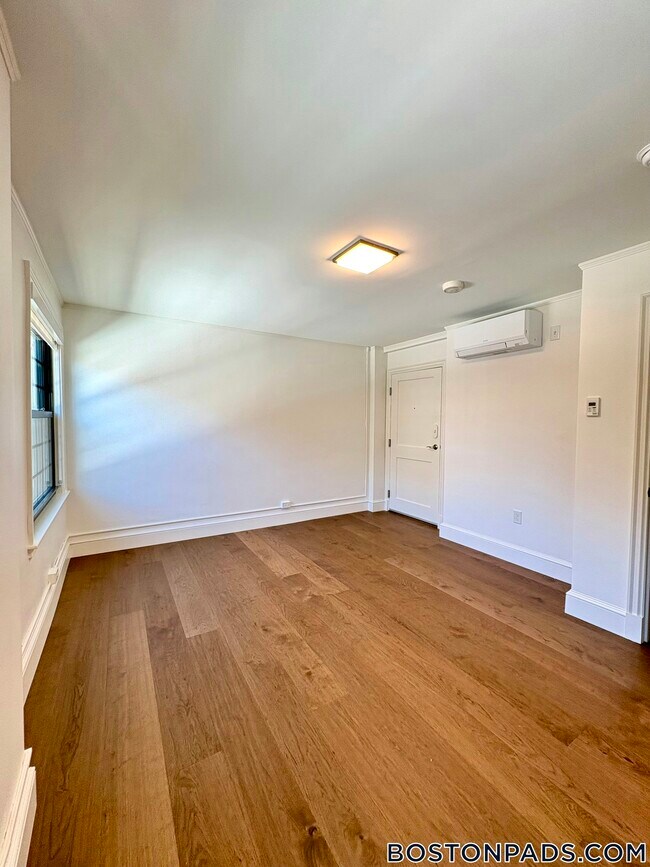 1200 Massachusetts Ave unit 216, Cambridge, MA 02138 - photo 3