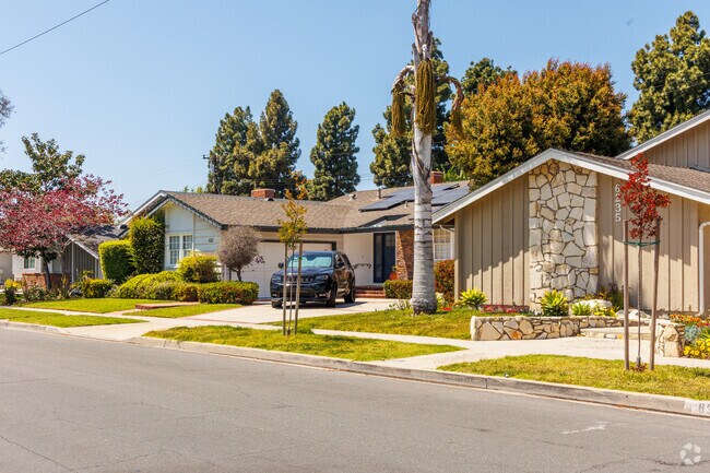 University Park Estates is a neighborhood tucked away in a secluded pocket between 7th Street and PCH in Long Beach.