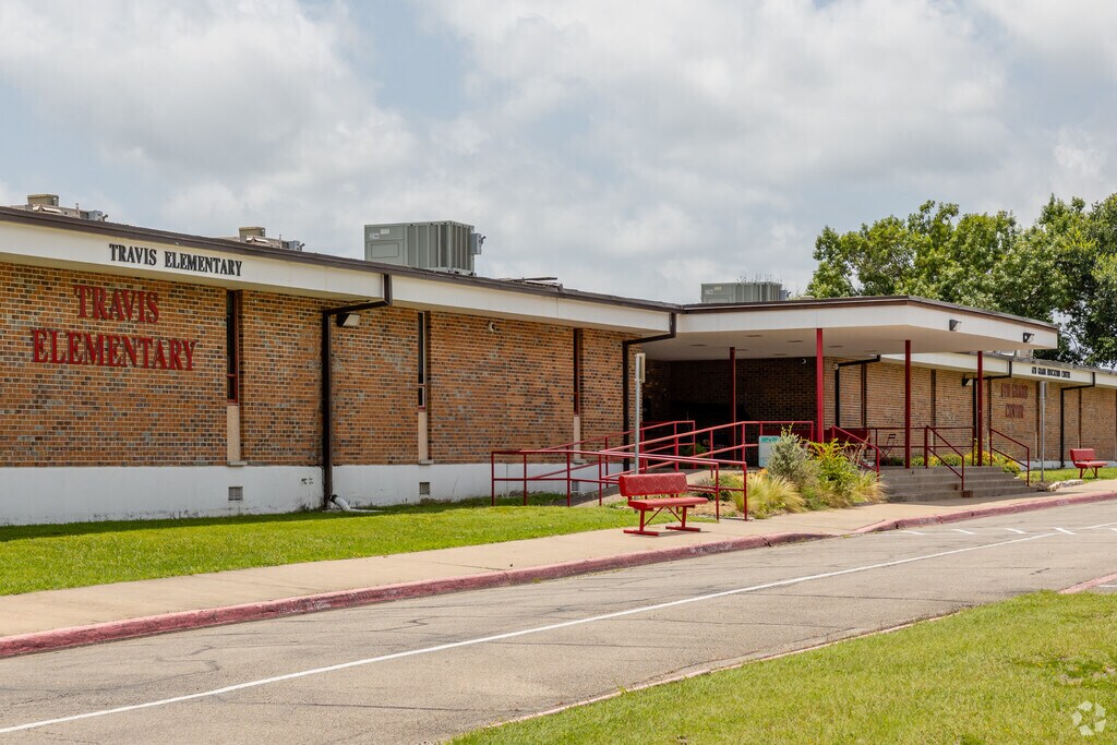 Travis Intermediate School nurtures a learning environment in Greenville.