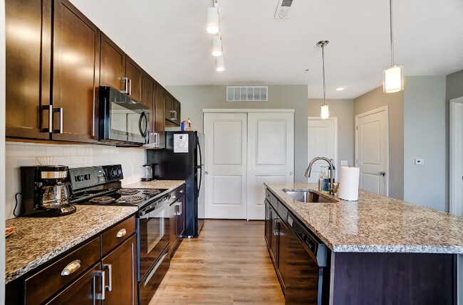 431 W Rich St unit . 415, Columbus, OH 43215 - photo 3