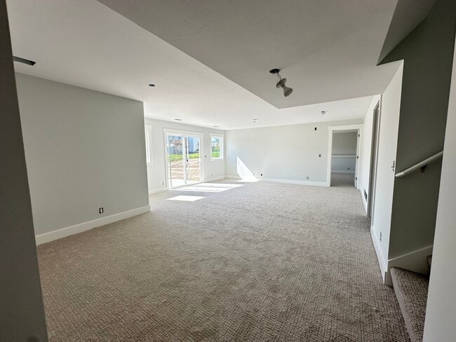 8285 Bauerridge Ave, Jenison, MI 49428 - photo 6