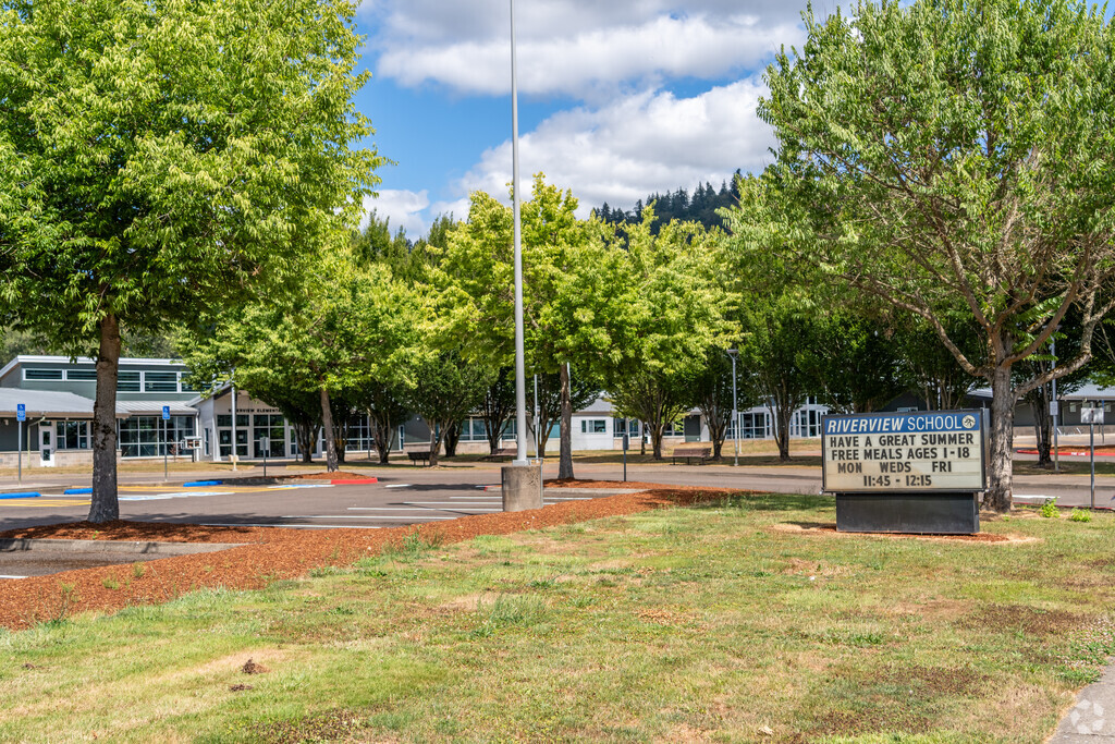 Riverview School is a public elementary school in South Lebanon.