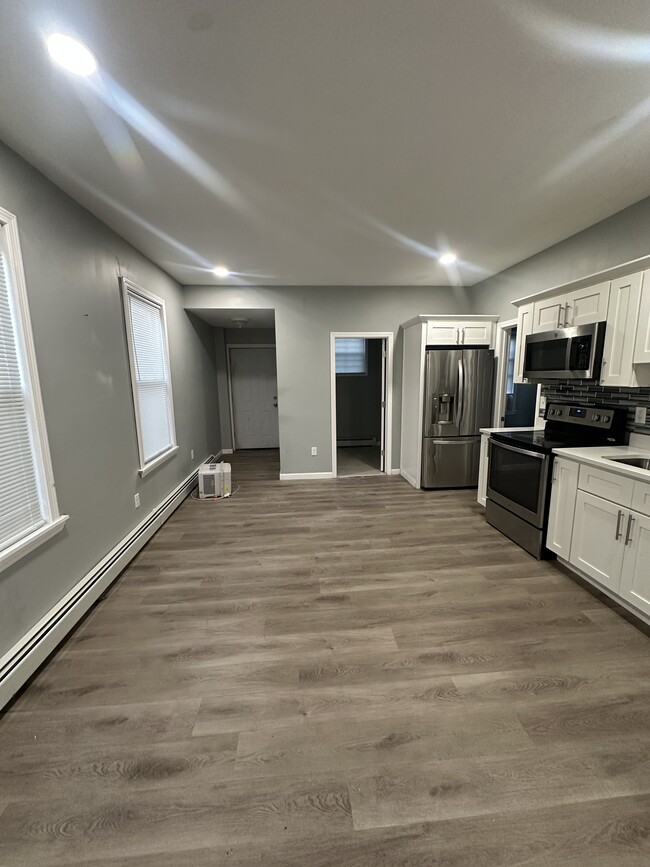 406 Cahill St unit 1, Providence, RI 02905 - photo 3