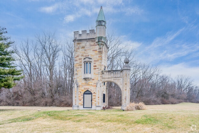 Great example of using Indiana Limestone in Snacks/Guion Creek at Flanner & Buchanan.