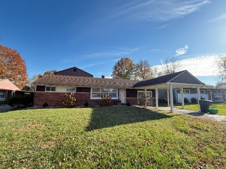 2723 Hillview Dr, New Albany, IN 47150