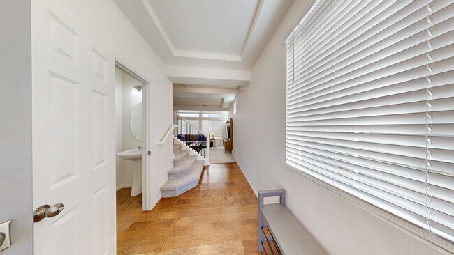 203 S Oak Hill St, Aurora, CO 80018 - photo 2