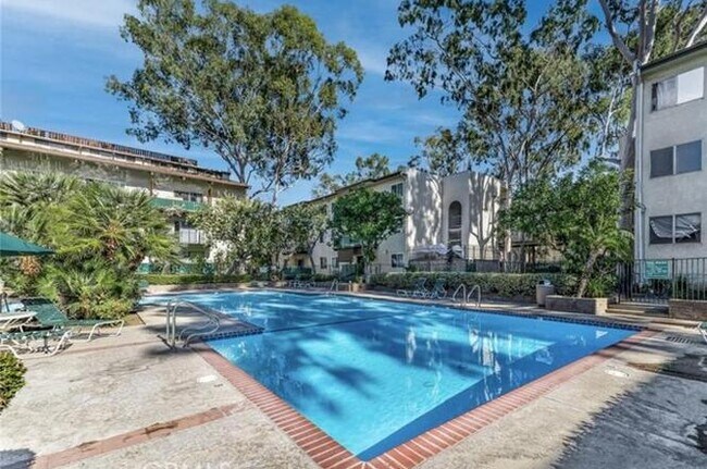 5460 White Oak Ave unit A318, Encino, CA 91316 - photo 4