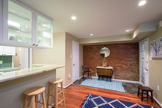 1001 New Hampshire Ave NW unit ID427P, Washington, DC 20037 - photo 2