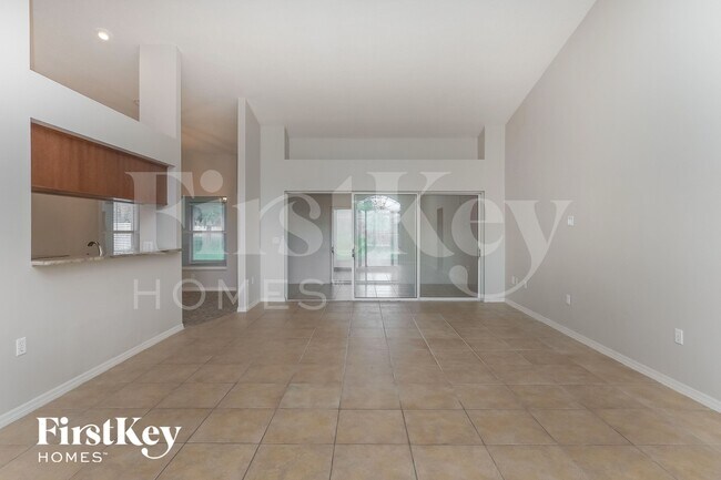 5718 Wedgefield Dr, Zephyrhills, FL 33541 - photo 3