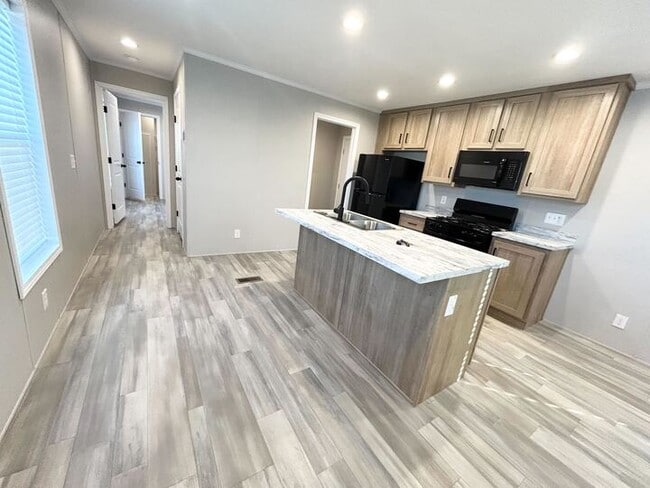 52962 N Yorktown Ct, Chesterfield, MI 48051 - photo 3