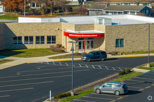 Bluffton Harrison Elementary School teaches students in grades K-4.