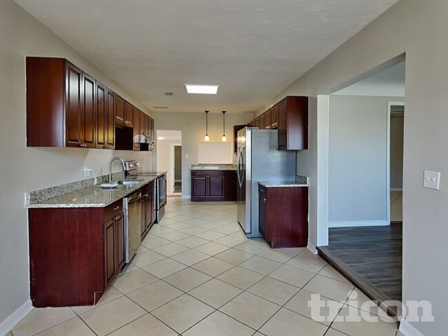 5601 N 16th St, Tampa, FL 33610 - photo 6