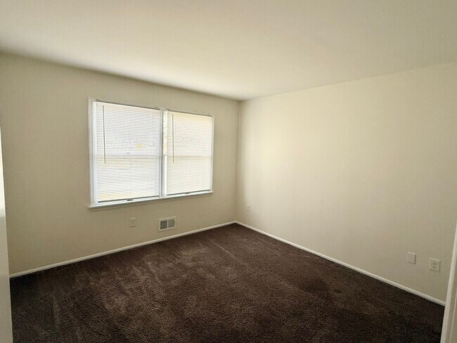 285 S Lincoln Ave unit 3A, Middlesex, NJ 08846 - photo 6