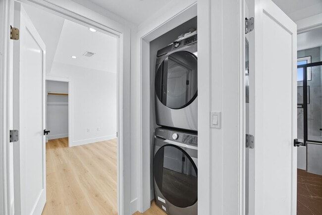 3209 W 18th St, Los Angeles, CA 90019 - photo 7