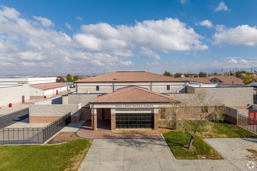 The entrance to Mesa Linda Elementary School is an inviting space.