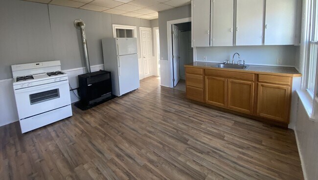 399-401 Orms St unit 2, Providence, RI 02908 - photo 2