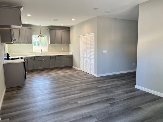 18414 Horst Ave, Artesia, CA 90701 - photo 3