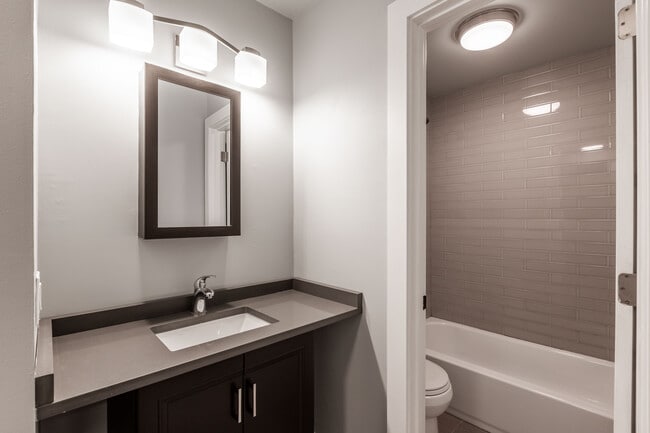 1214 N La Salle Dr unit B4, Chicago, IL 60610 - photo 6