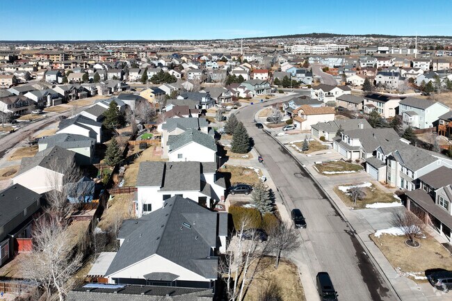 There are several different types of homes in the Briargate neighborhood.