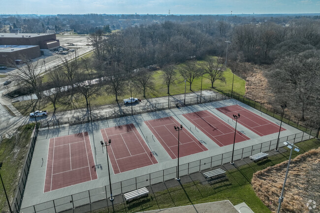 Elgin High School offers tennis courts for students.