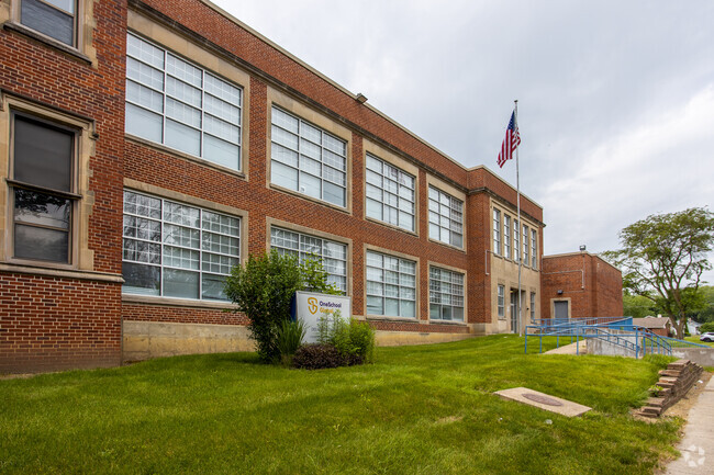 Douglas Acres' OneSchool Global boasts its small class sizes to help students.