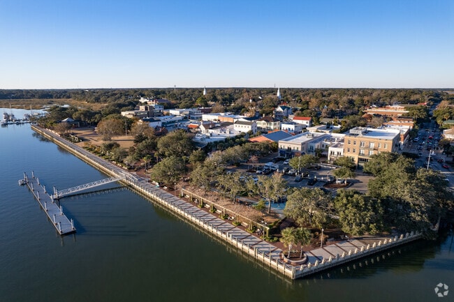 Historic Beaufort sits along the Broad River.