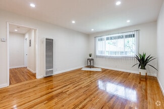 1750 Grevelia St, South Pasadena, CA 91030