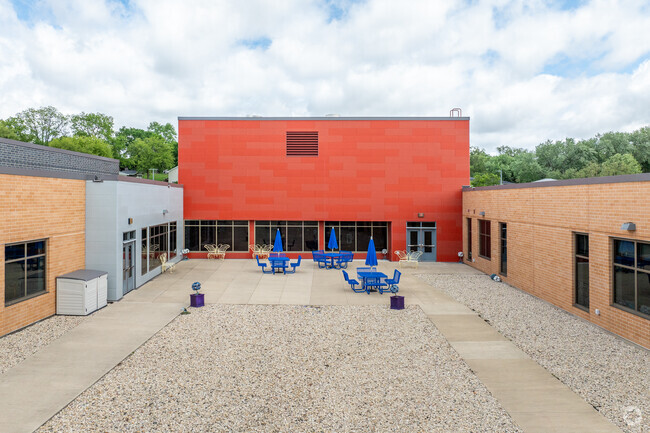 Eagle Point Elementary School is a public school located in DeForest, WI.
