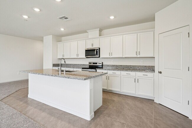 1421 Crispus St, Galt, CA 95632 - photo 3