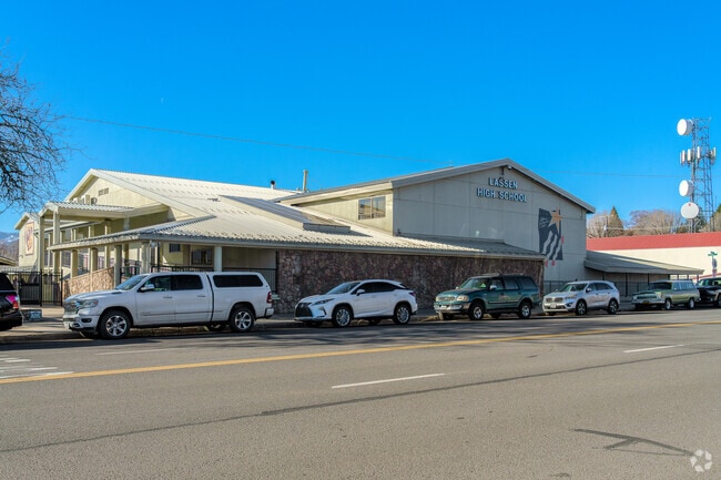 Lassen High School gets a B rating from Niche.