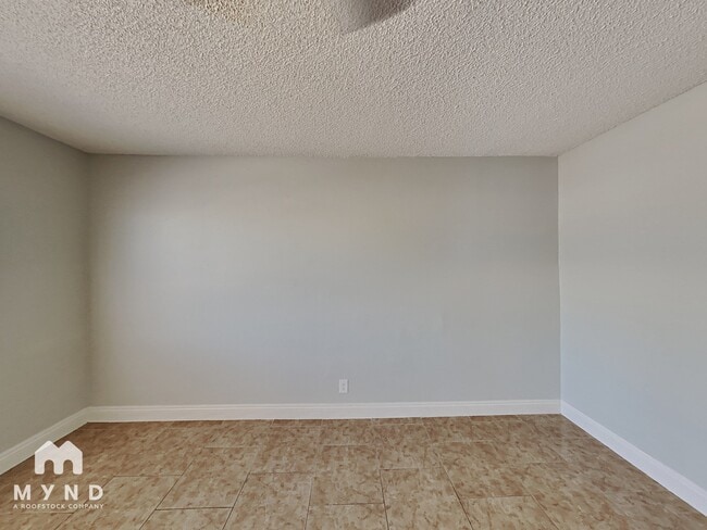 1165 Hart Ave, Las Vegas, NV 89106 - photo 2